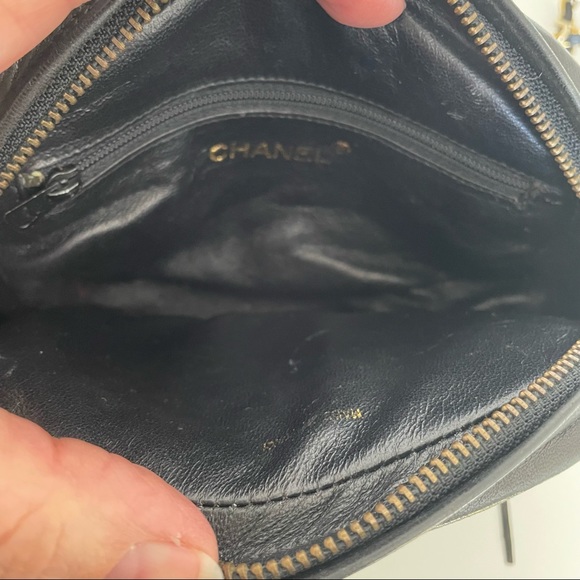 ✨SOLD✨Chanel Vintage Oval Lambskin CC Camera Chain Bag - Picture 8 of 14